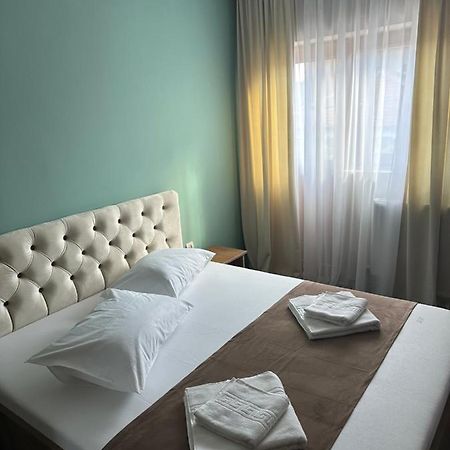 Freedom&Relax Hotel Buzău Buitenkant foto